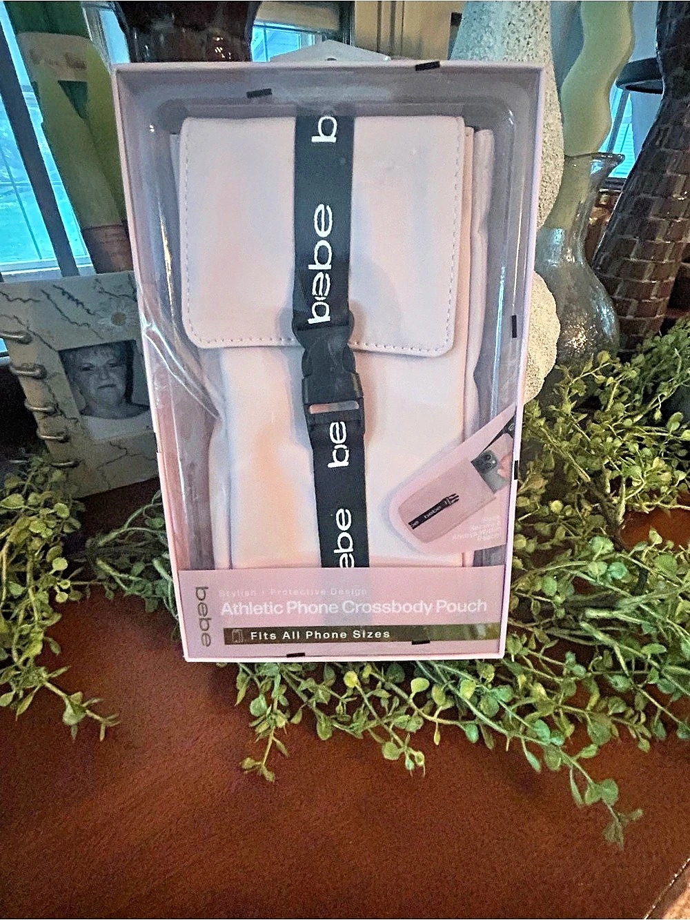 bebe Athletic Phone Crossbody Pouch Pink Athletic Phone Pouch NWT